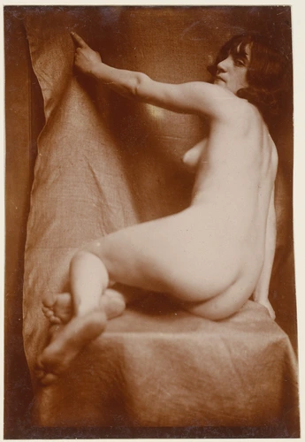 François-Rupert Carabin - Femme nue assise, de trois-quarts dos