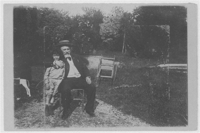 Pierre Bonnard - M. Prudhomme assis tenant Charles serré contre lui