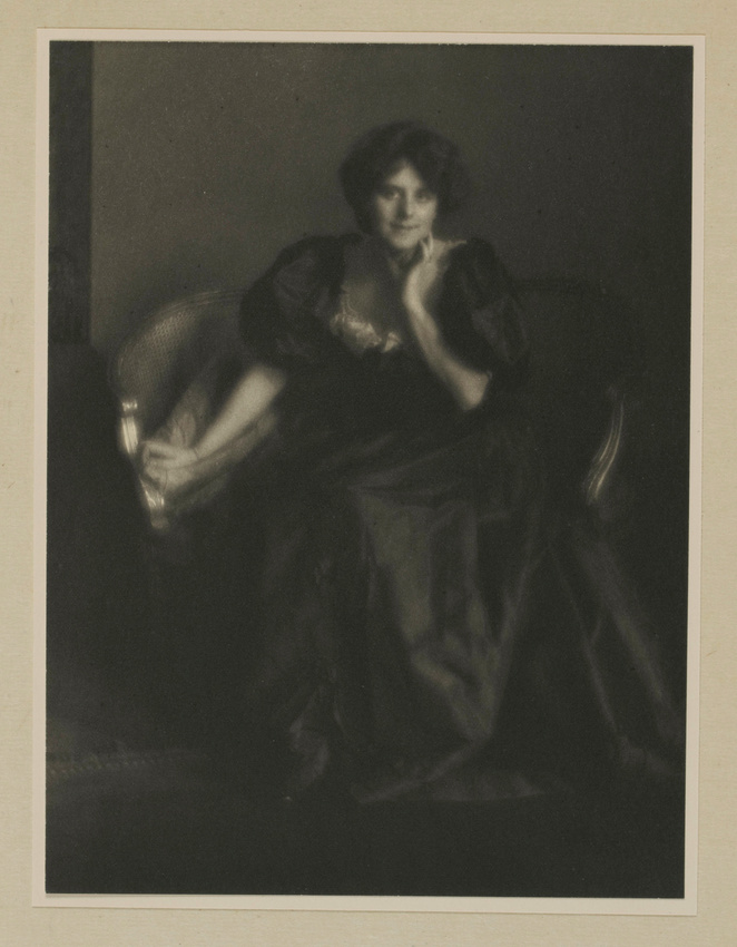 Clarence Hudson White - Portrait - Mrs Harrington Mann