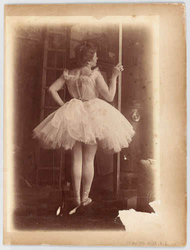 Albert Belleroche - Lili Grenier en danseuse, de dos, dans l'atelier d'Albert de...
