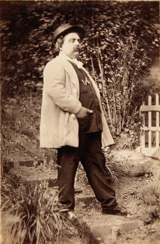 Achille Bonnuit - Carrier Belleuse, en pied dans un jardin
