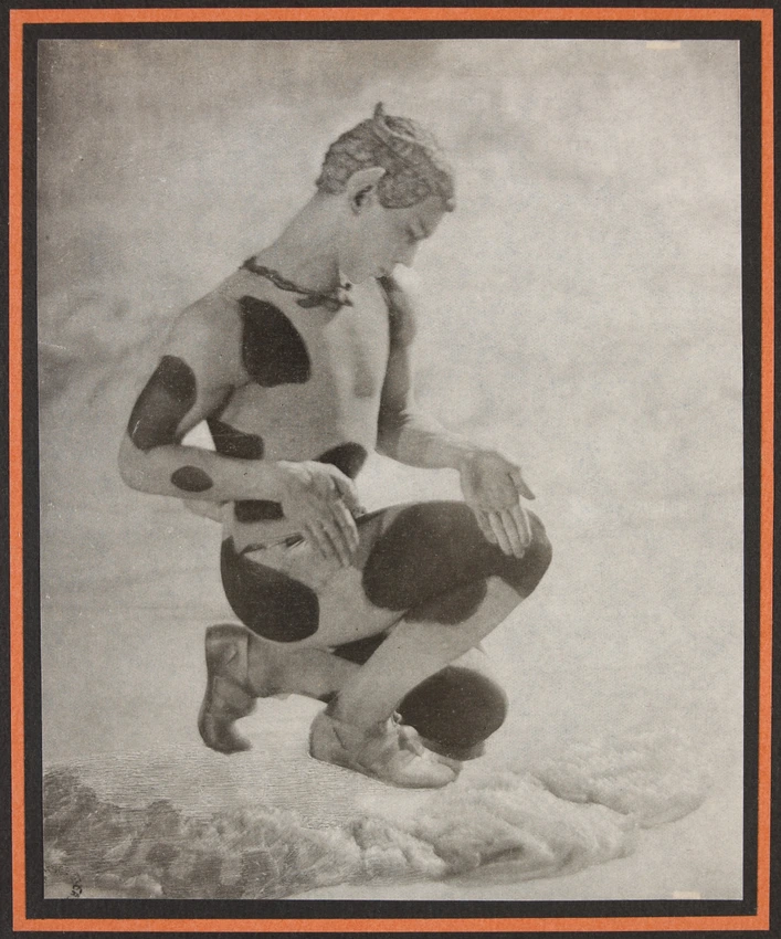 Nijinsky, visage de profil, à genoux - Adolphe Meyer