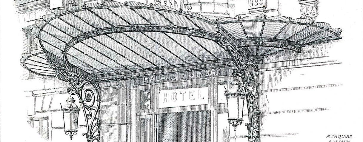 Marquise de la porte principale de l'entrée de l'hôtel d'Orsay - quai Henry de Montherlant