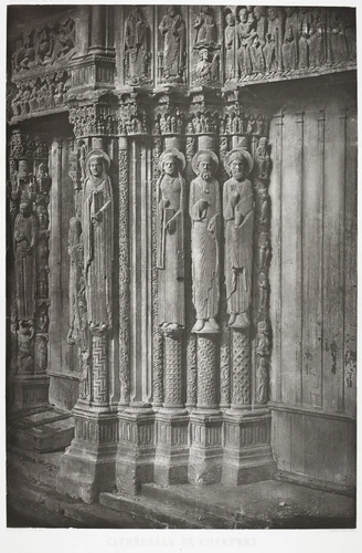 Cathédrale de Chartres, statues colonnes de l'ébrasement gauche de la porte centrale du portail royal - Charles Nègre