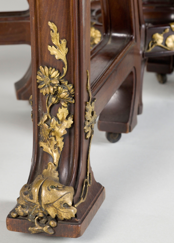 Mobilier de salle à manger : table - Pérol Frères