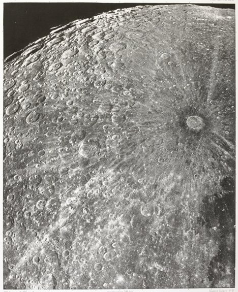 Maurice Loewy et Pierre Puiseux, assistés de Charles Le Morvan-Rayonnement de Tycho, phase décroissante, planche 37 de l'Atlas photographique de la lune (1896-1910)
