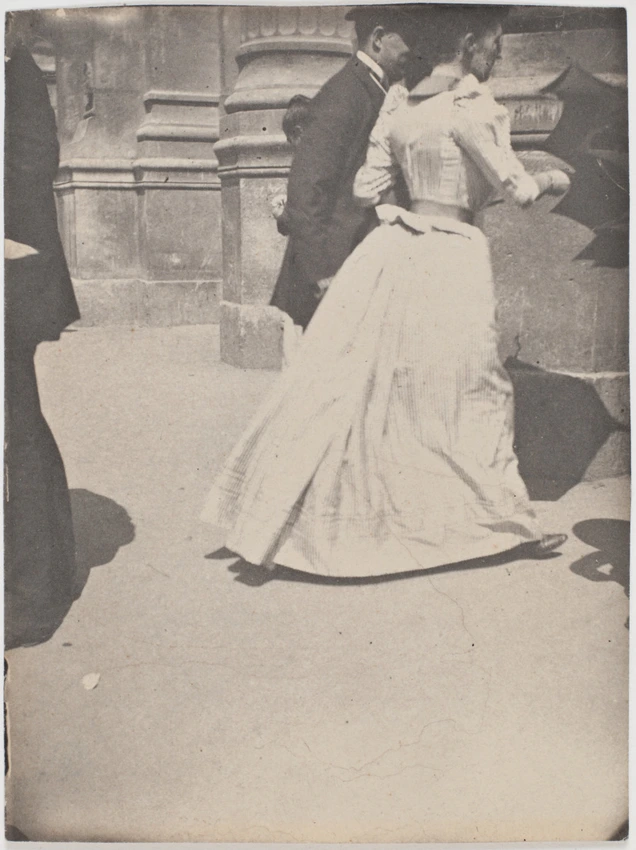 Un couple entrant dans la gare du Nord, Paris - Henri Rivière