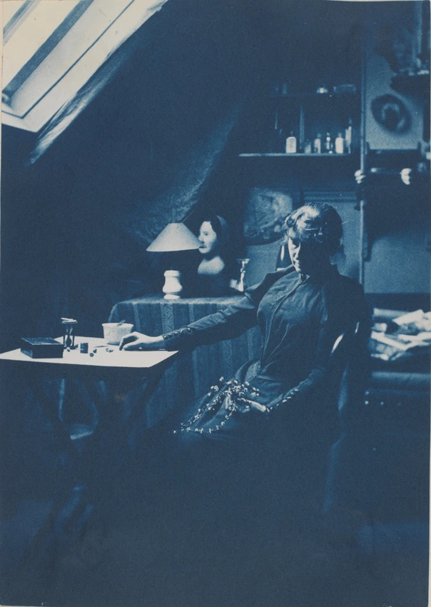Femme assise, vêtue, dans l'atelier de l'artiste - Charles-François Jeandel