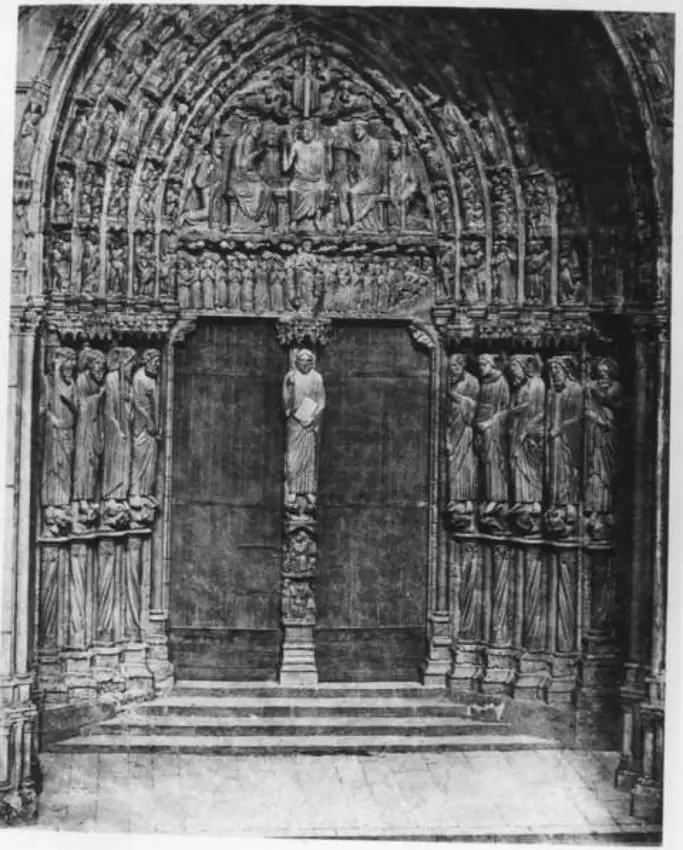 Cathédrale de Chartres, porte centrale du portail méridional avec le Christ du Jugement dernier - Charles Nègre