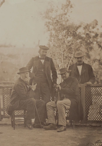 Portrait de groupe, quatre personnages sur une terrasse, avec Camille Rogier ? - Henry Sauvaire