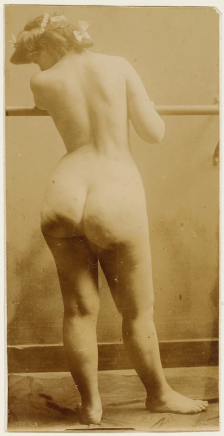 Femme nue debout de dos, visage de profil - François-Rupert Carabin