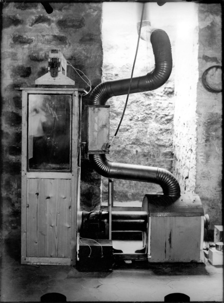 Etienne-Jules Marey-Quatrième et dernière version de la machine à fumée, équipée de 57 canaux