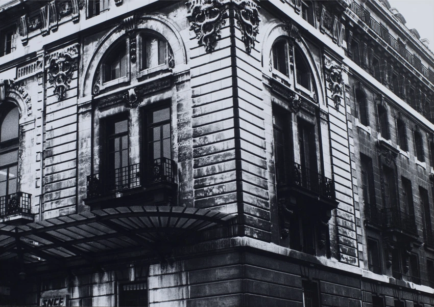 Aile Bellechasse, détail de la façade et angle avec la rue de Lille - Jim Purcell