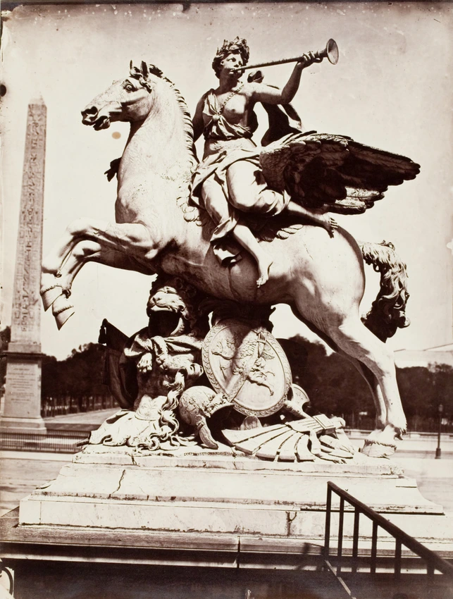 "La Renommée chevauchant Pégase", sculpture d'Antoine Coysevox, place de la Concorde, à Paris - Charles Nègre