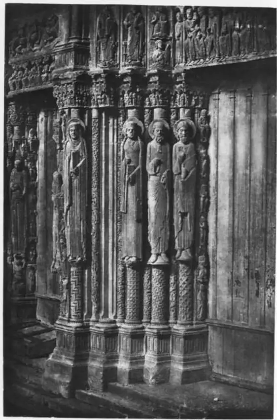 Cathédrale de Chartres, statues colonnes de l'ébrasement gauche de la porte centrale du portail royal - Charles Nègre