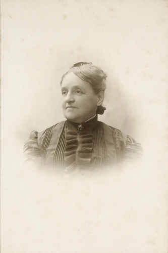 Femme en buste - Eugène Pirou