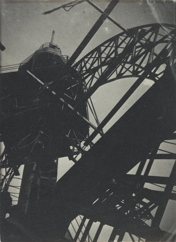 La Tour Eiffel - Le "Campanile", la lanterne du phare et le paratonnerre, vue en contre-plongée - Henri Rivière