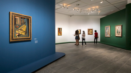 7.	Vue de l’exposition « Giorgio de Chirico. La peinture métaphysique », 2020 ©Musée d’Orsay / Sophie Crépy