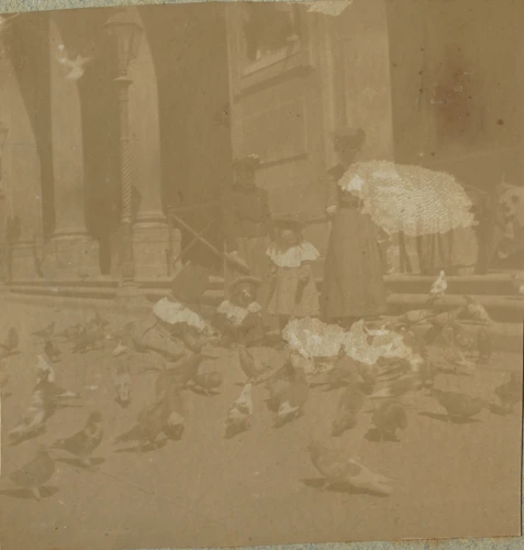 Les Trois Filles accompagnées par deux dames, nourrissant les pigeons devant les Offices, Florence (Italie) - Maurice Denis