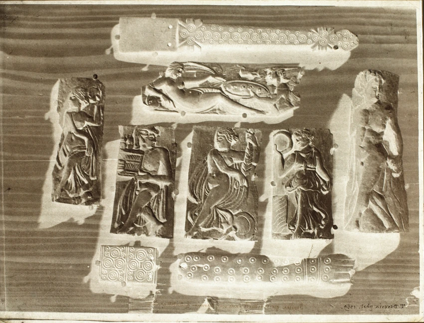 Ivoires grecs, trouvés dans une momie à Sakkarah - Théodule Devéria