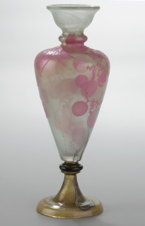 Emile Gallé-Vase à décor de raisins