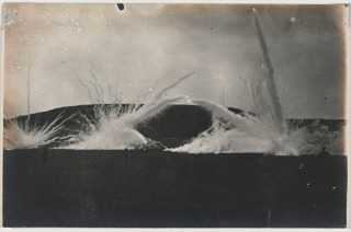 Anonyme-Explosions d'obus. Images de la guerre 1914-1918 , folio 8