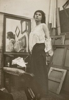 Pierre Bonnard -Modèle retirant sa blouse dans l'atelier parisien de Bonnard