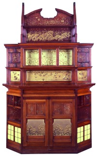 Edward William Godwin ; Edité par William Watt-Harmonie en jaune et or, le buffet Papillon (Harmony in Yellow and Gold, The Butterfly Cabinet)