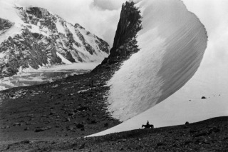 Ella Maillart-Descente du col de Djengart à la frontière de la Chine. Kirghisie
