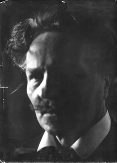August Strindberg-Autoportrait avec la wunderkamera