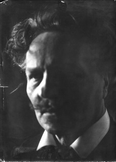 August Strindberg-Autoportrait avec la wunderkamera