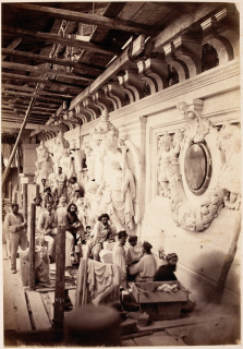 Construction du Nouvel Opéra de Paris, groupe de sculpteurs